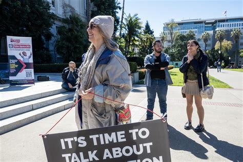 California's Chloe Cole makes career out of detransitioning .